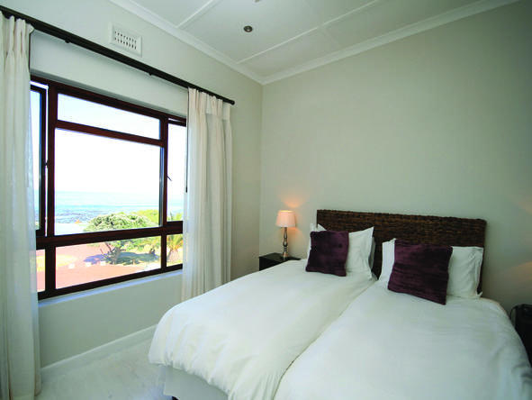 Camps Bay Resort - bedroom 3